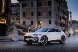 2018 Lamborghini Urus Shiny Black Package